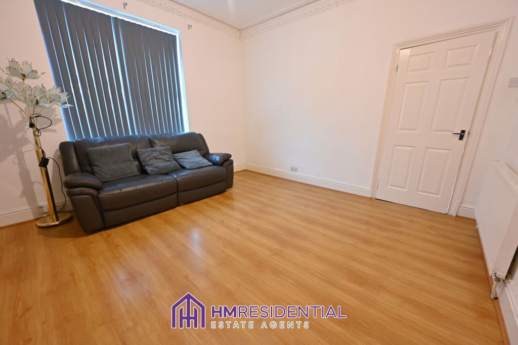 Property photo 3 of 7 Gallery