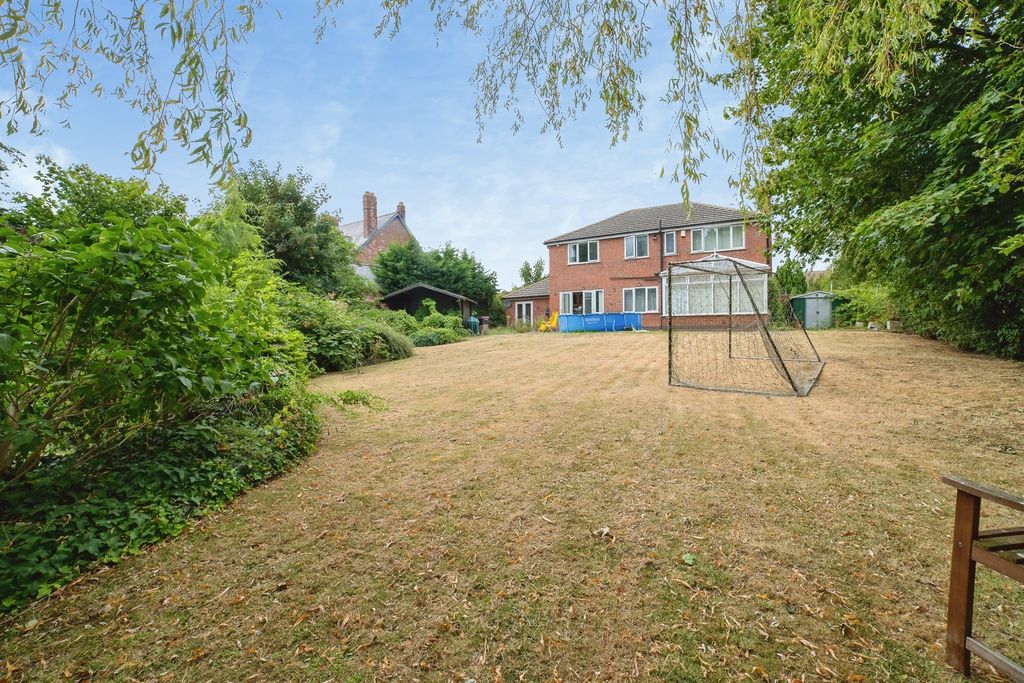 Property photo 2 of 30