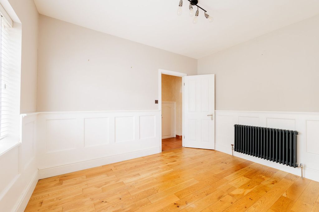 Property photo 3 of 19 Living Room