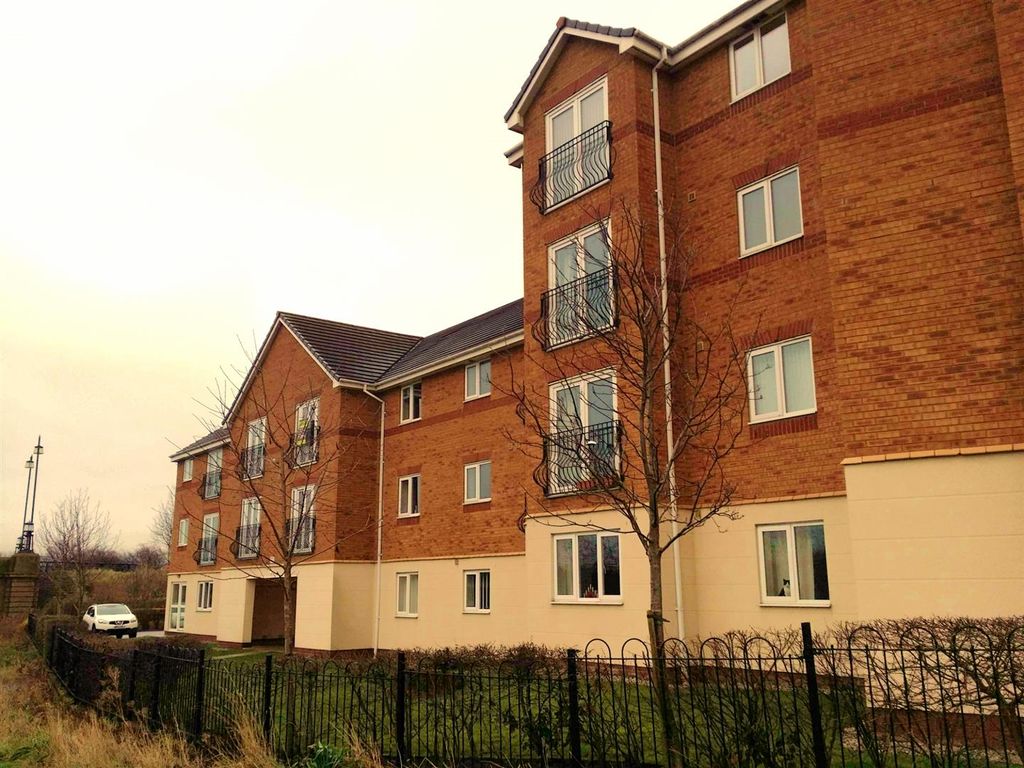 Property photo 1 of 9 26 Moorside, External.Jpg
