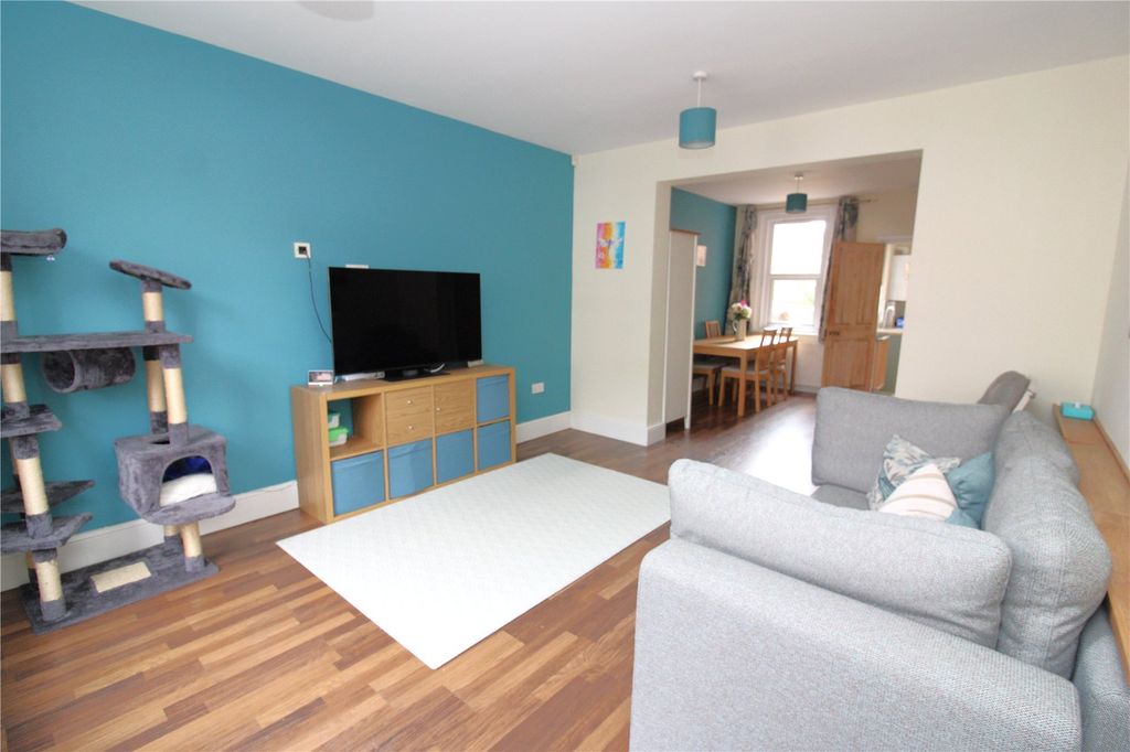 Property photo 2 of 18 Picture No. 35