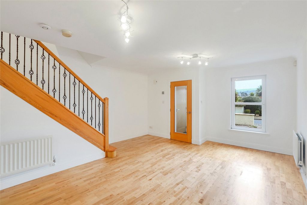 Property photo 2 of 21 Picture No. 19