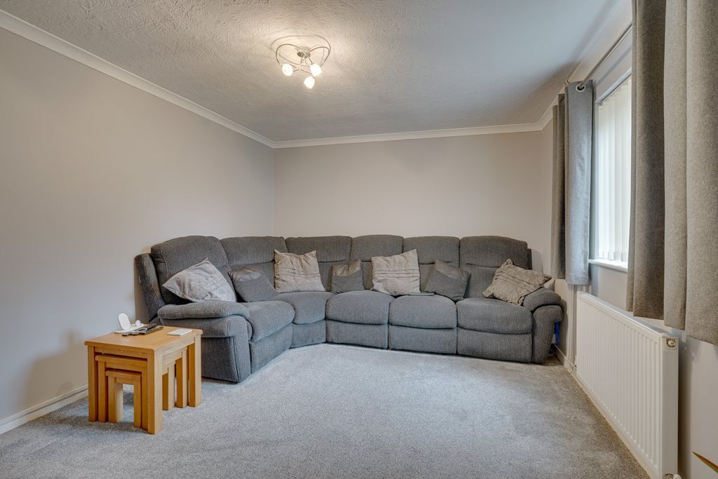 Property photo 3 of 17