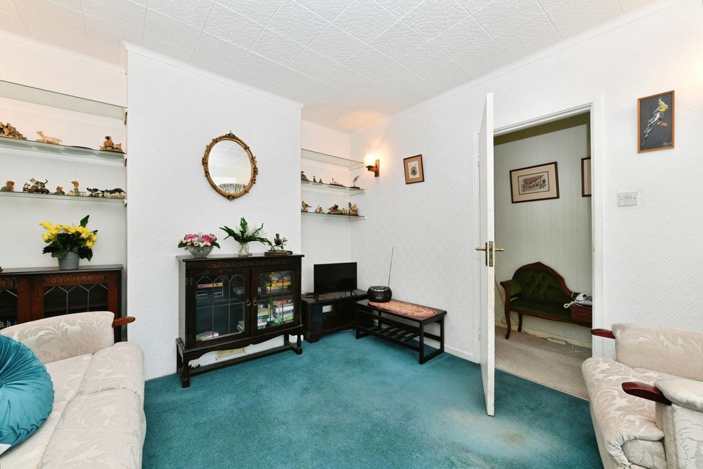 Property photo 3 of 18 Pbox-Img.Jpg