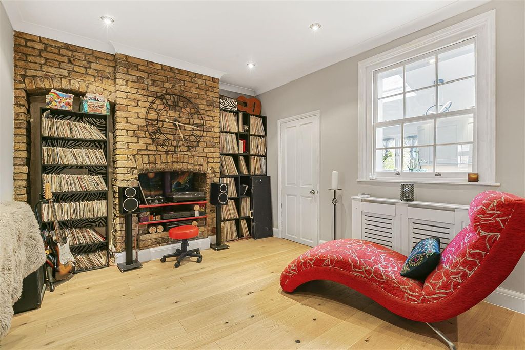 Property photo 3 of 15 33_54987.Jpg