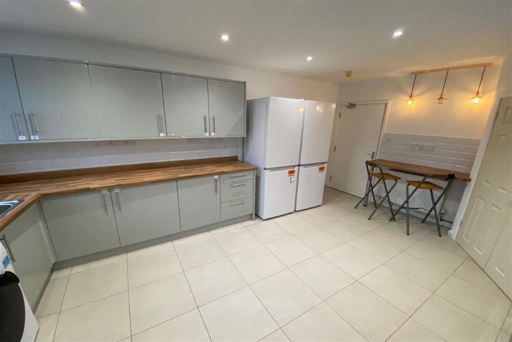 Property photo 2 of 26 .