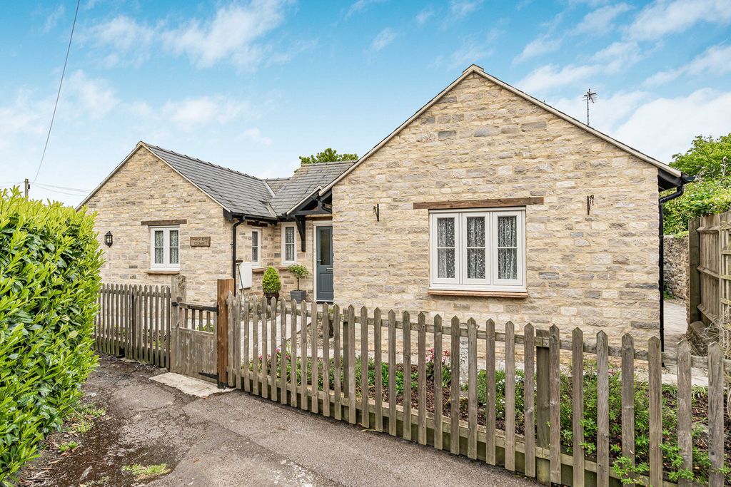 Property photo 1 of 33