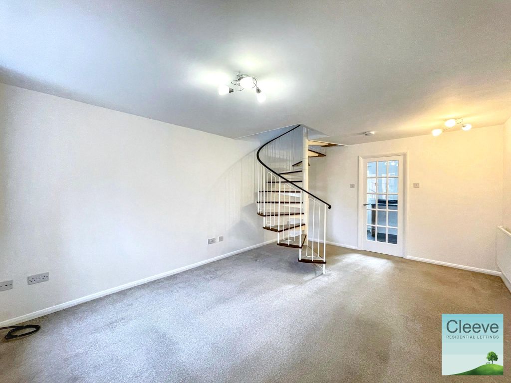 Property photo 2 of 12 4