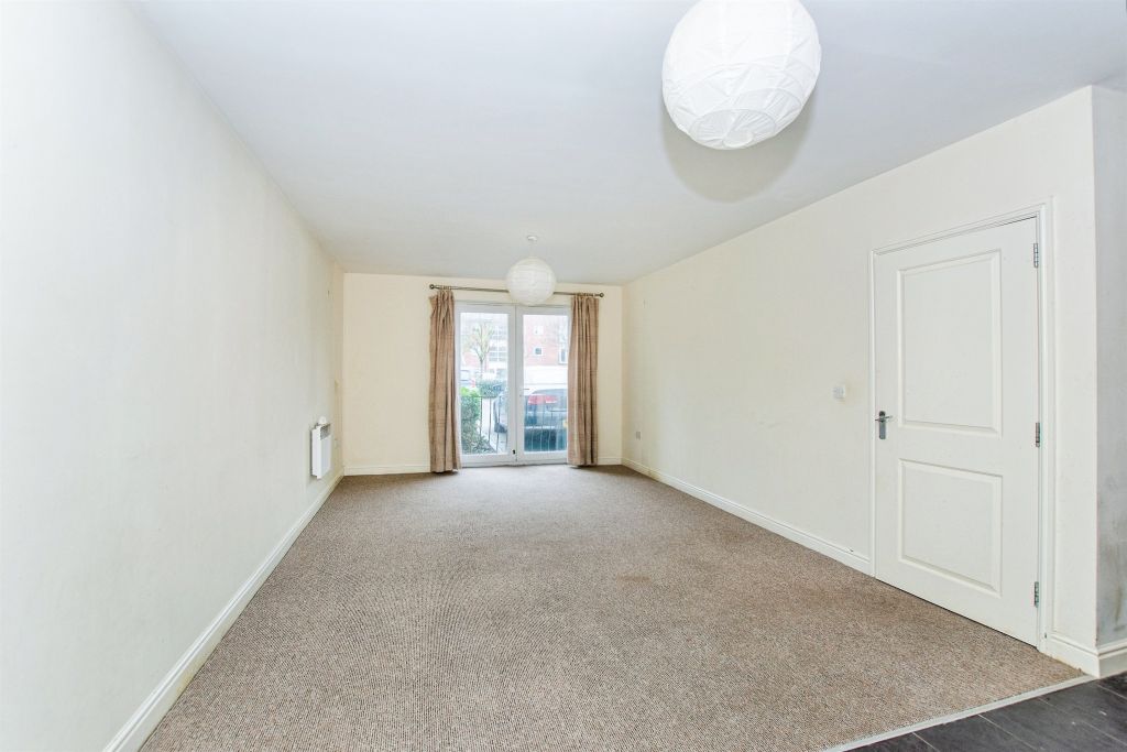 Property photo 2 of 8