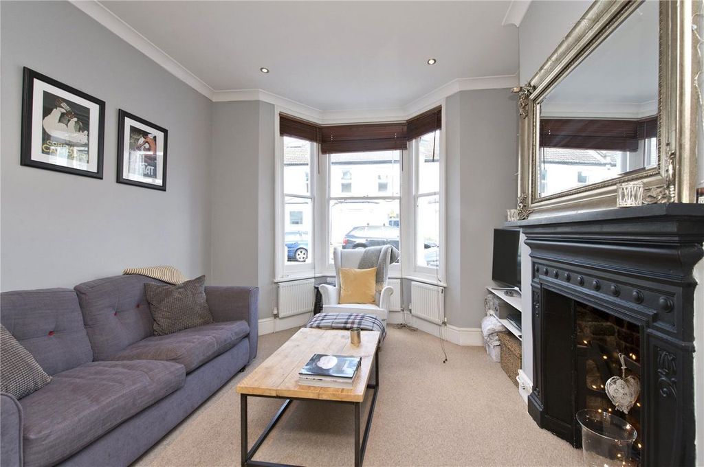 Property photo 2 of 6