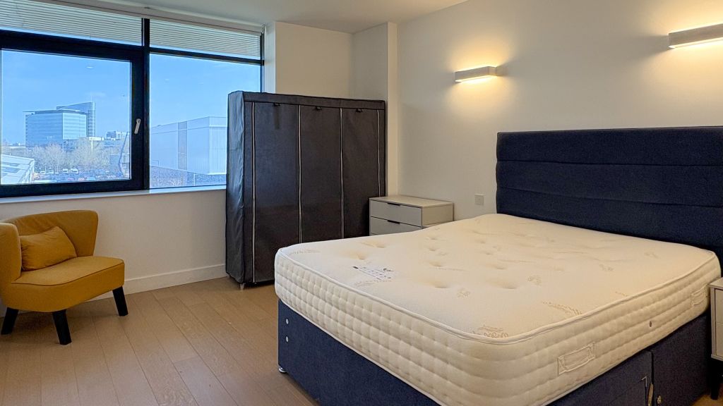 Property photo 3 of 10 Bedroom