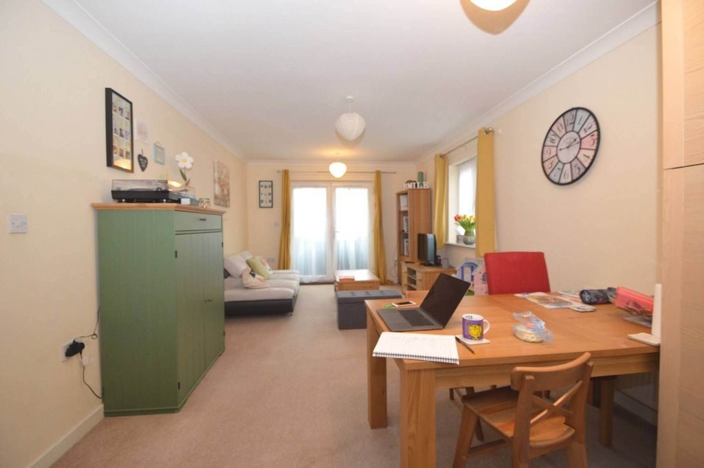 Property photo 2 of 6