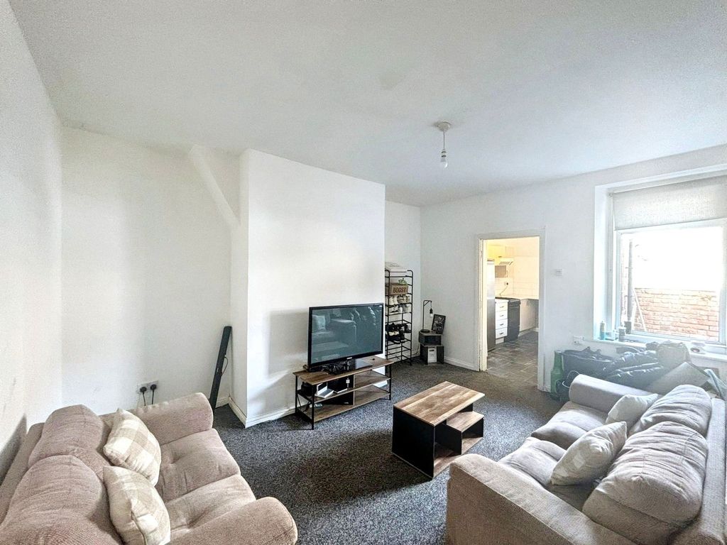 Property photo 3 of 7