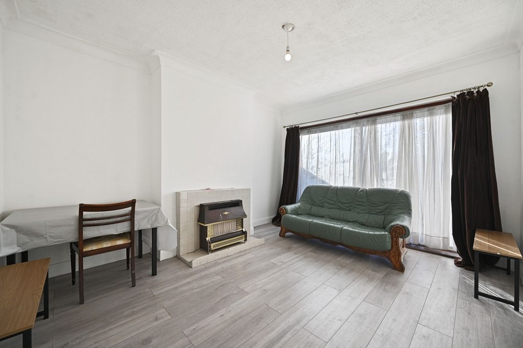 Property photo 2 of 8 Gallery