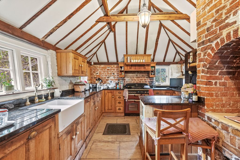 Property photo 2 of 19