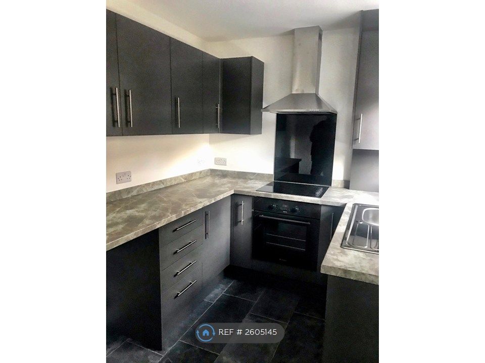 Property photo 2 of 14 Kitchen