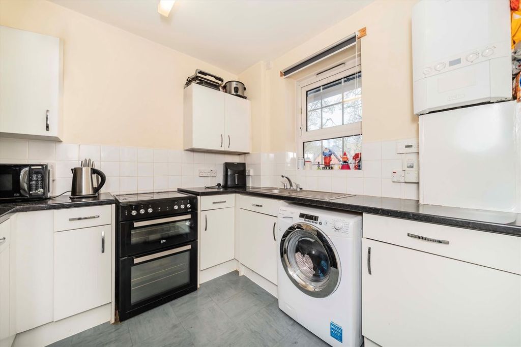 Property photo 3 of 5