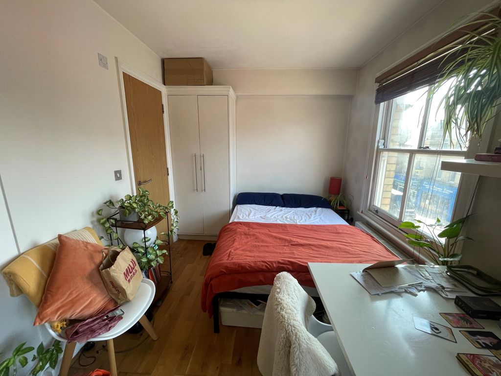 Property photo 3 of 7 Photo 5