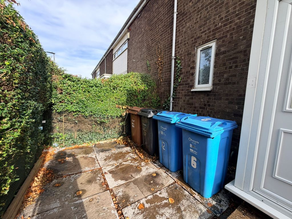 Property photo 2 of 31