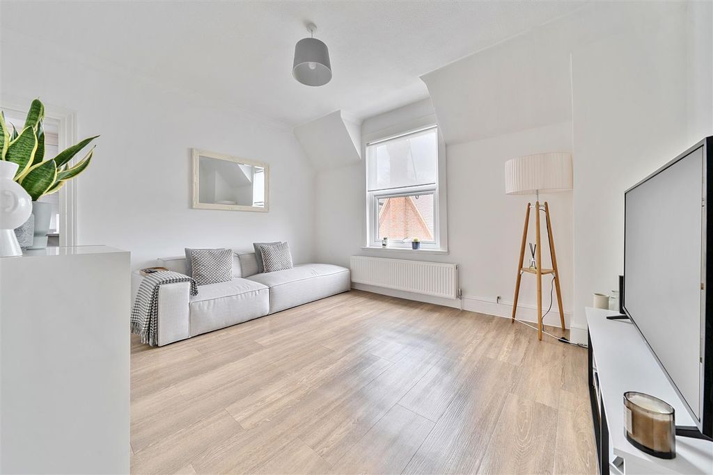 Property photo 3 of 13 1429818-7.Jpg