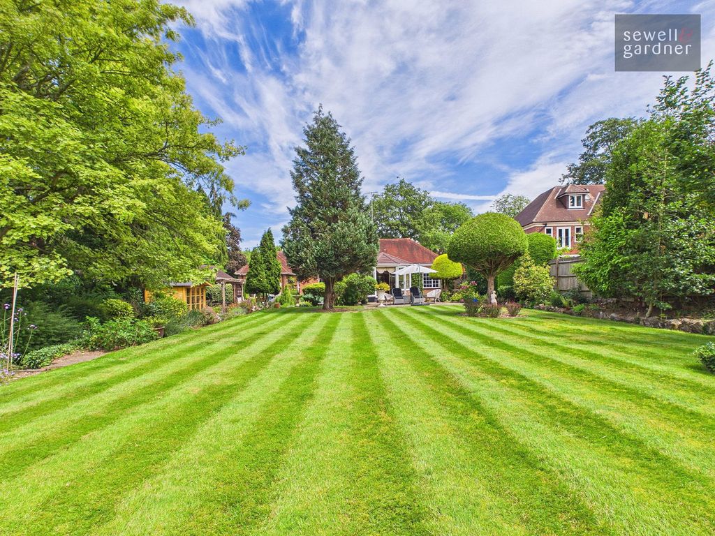 Property photo 2 of 37