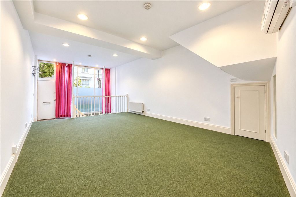 Property photo 3 of 13 Picture No. 10
