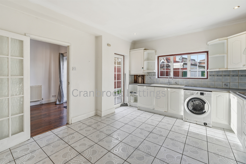 Property photo 1 of 19 Five Bedroom House Semi-Detached House