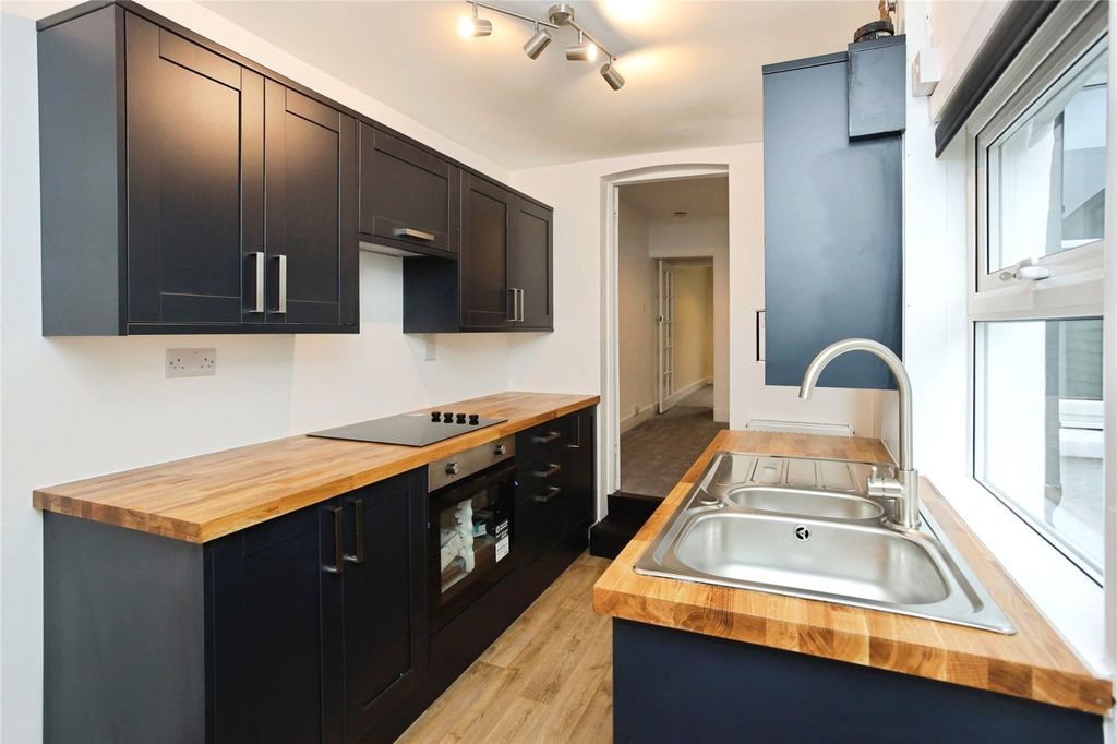 Property photo 2 of 24 Picture No. 04