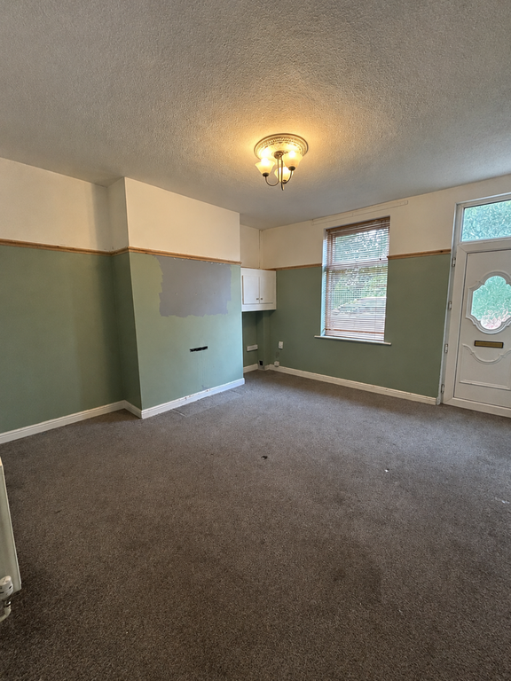 Property photo 3 of 11 Living Room