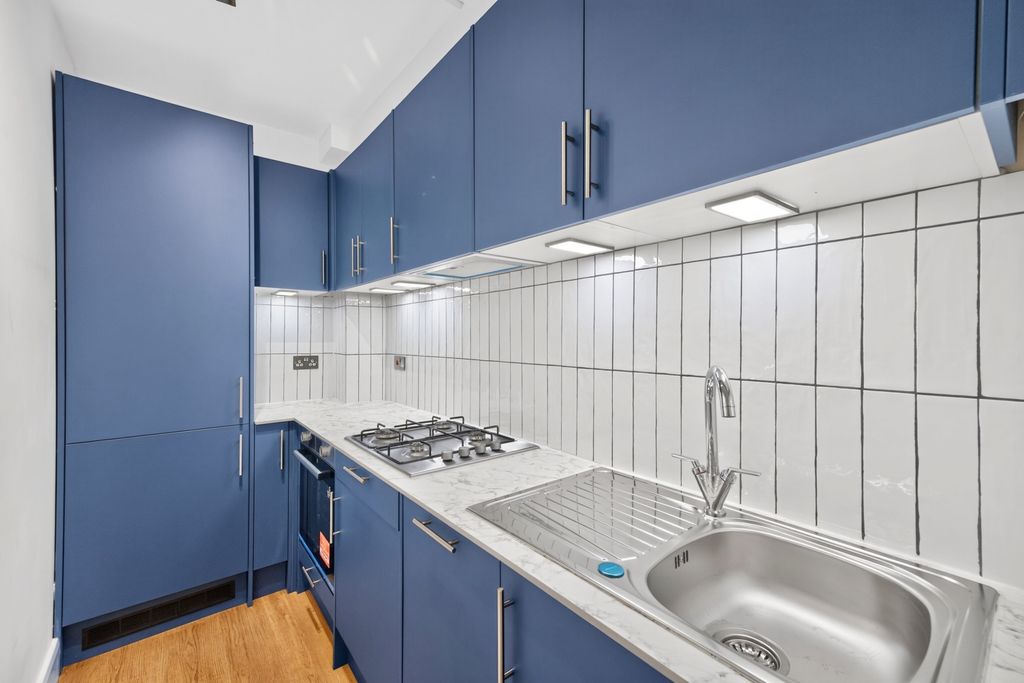 Property photo 2 of 14 Kitchen