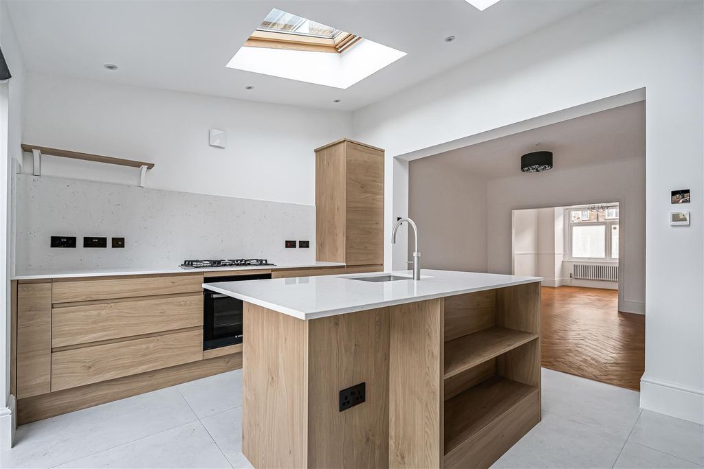 Property photo 3 of 38 3