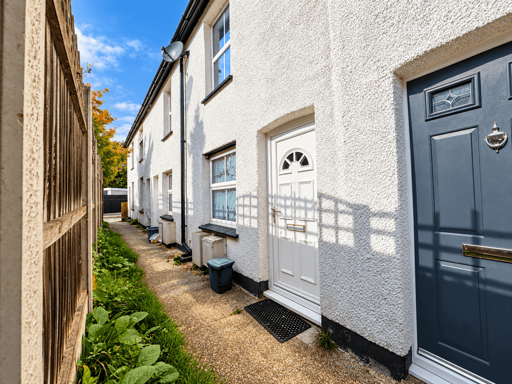 Property photo 1 of 7 Widford Chase, Chelmsford, Essex, CM2 8Sz