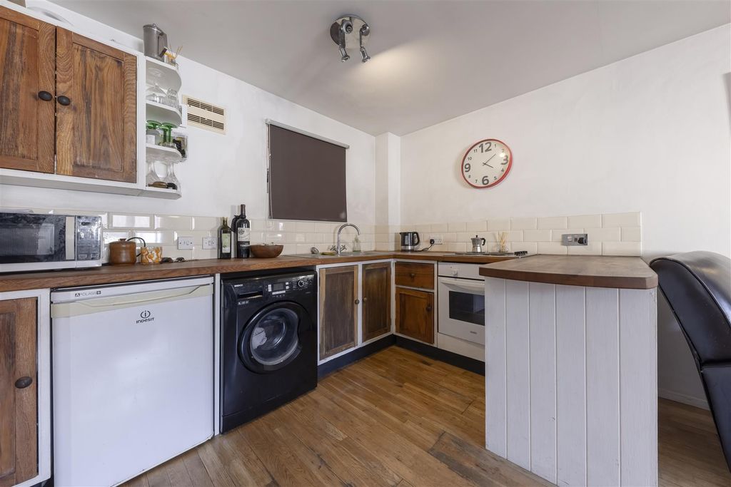 Property photo 3 of 10 Ba-3.Jpg