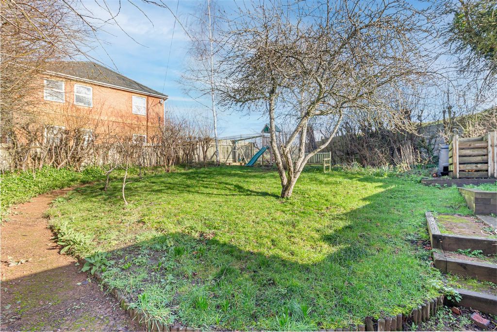 Property photo 3 of 31 Garden-5.Jpg