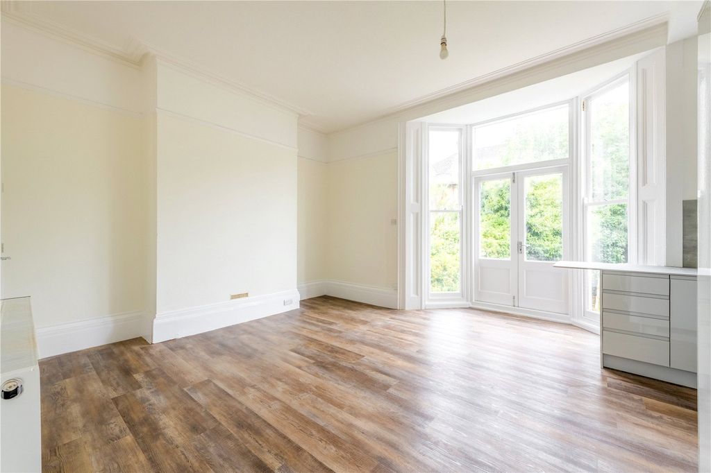 Property photo 3 of 17 Picture No. 09