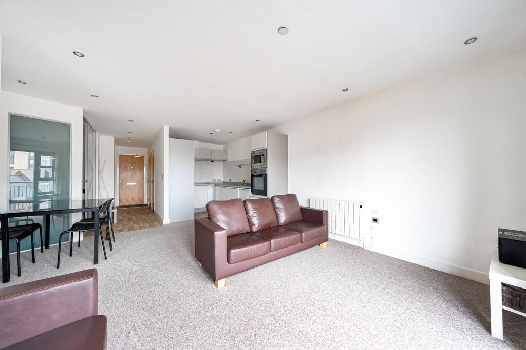 Property photo 2 of 20 Picture No. 11