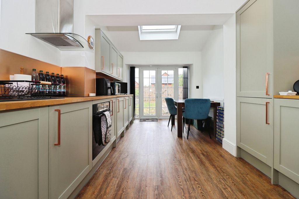 Property photo 3 of 20 Pbox-Img.Jpg