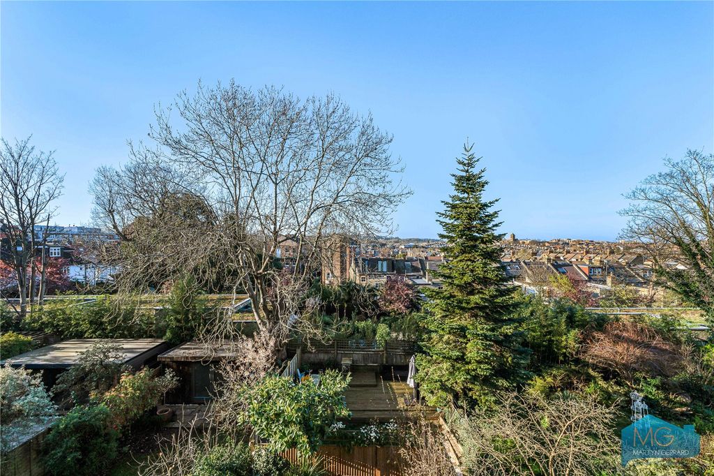 Property photo 3 of 12 Picture No. 21