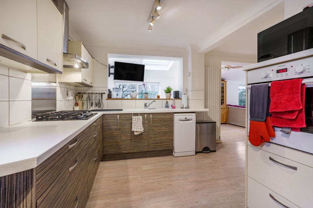 Property photo 3 of 21 P044841_03.Jpg