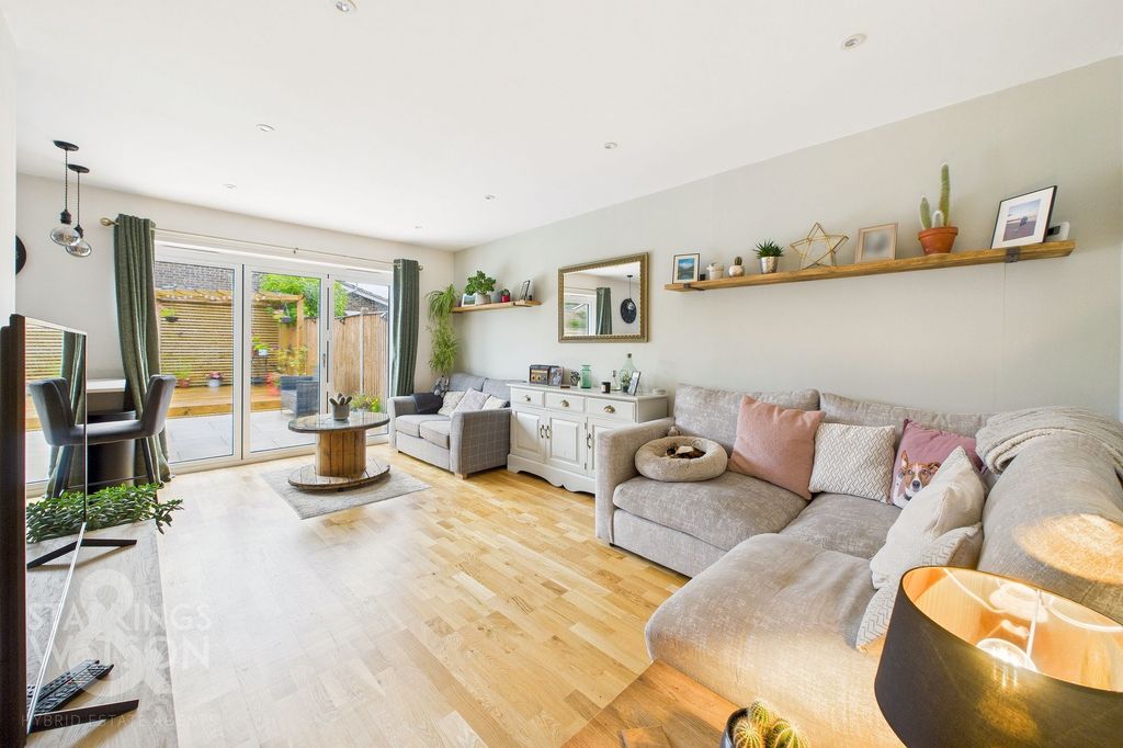 Property photo 2 of 24