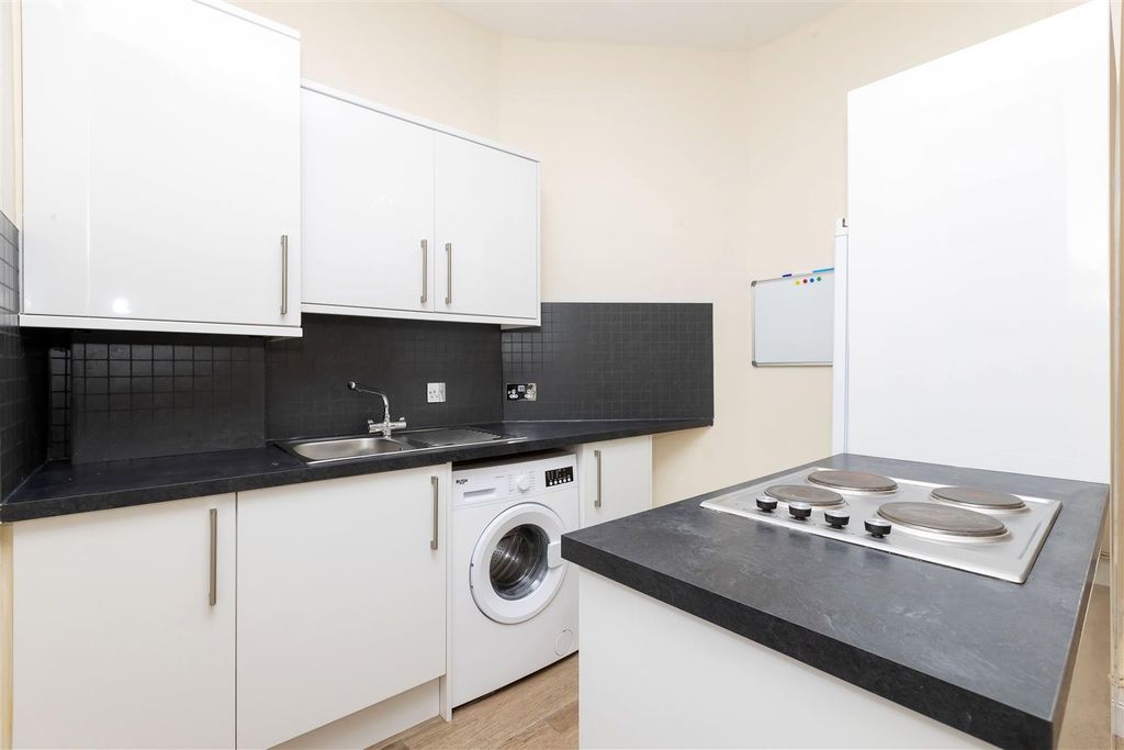 Property photo 3 of 8 1-1_6_Townhead_Kirkintilloch_003.Jpg