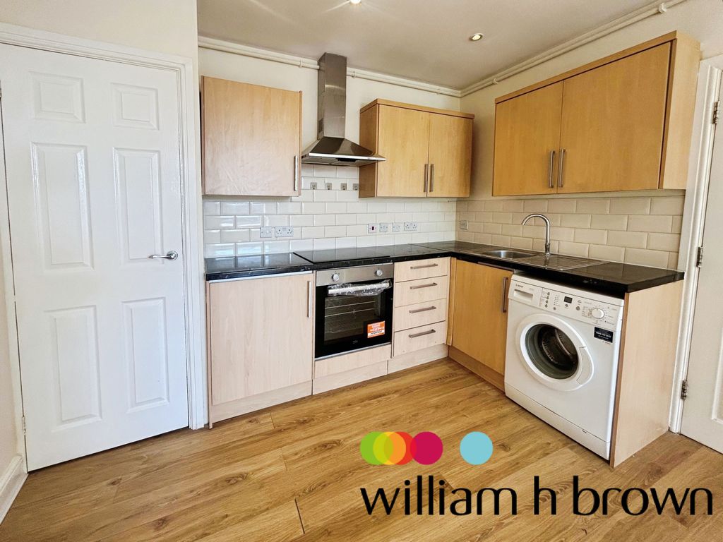 Property photo 2 of 6 Kitchen