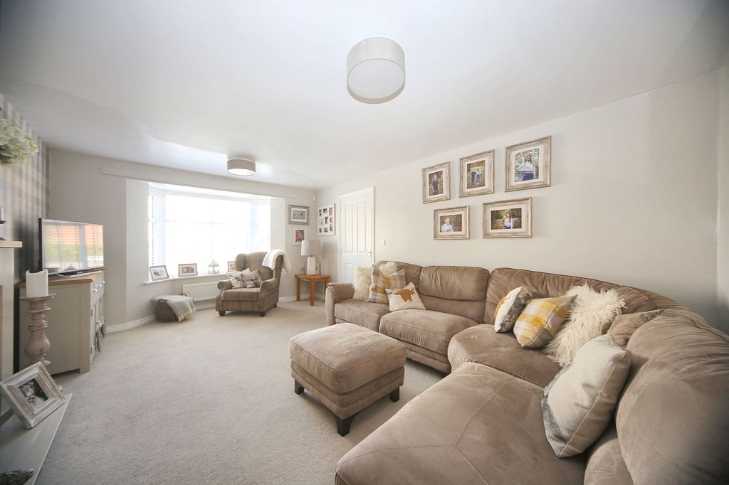 Property photo 2 of 25