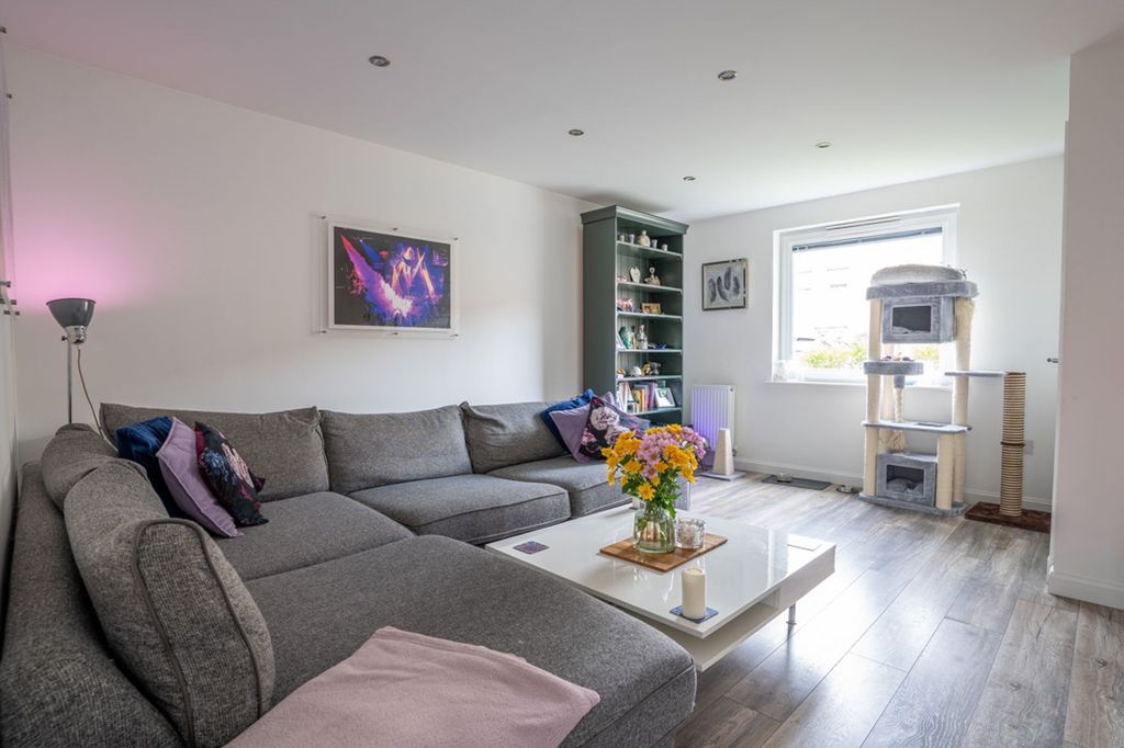 Property photo 2 of 38