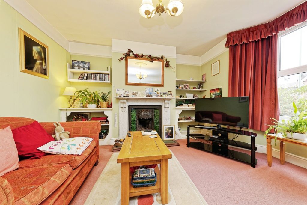 Property photo 3 of 18 Pbox-Img.Jpg