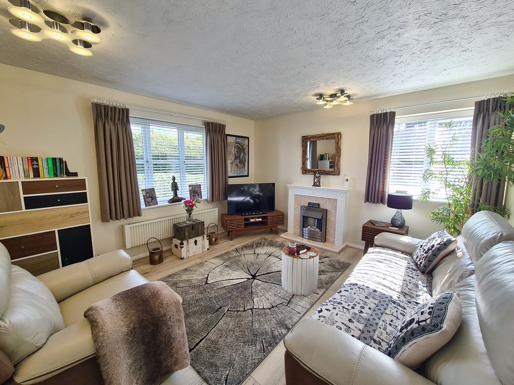 Property photo 2 of 17