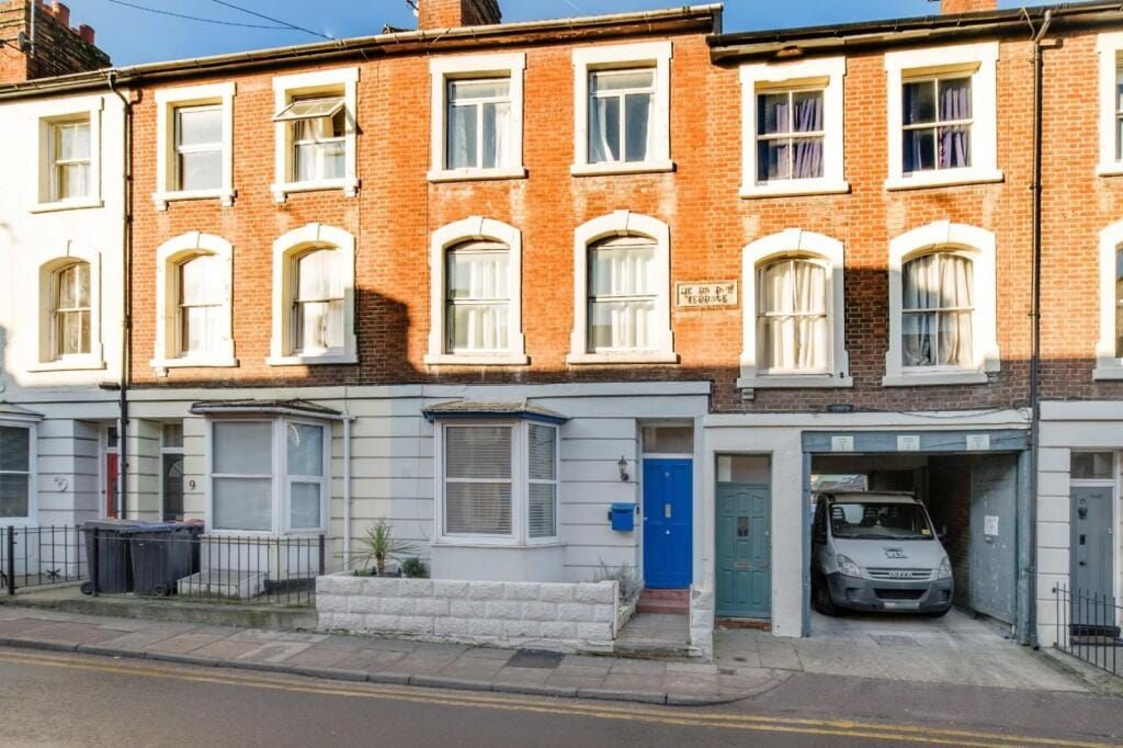 Property photo 1 of 10