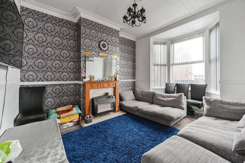 Property photo 2 of 17