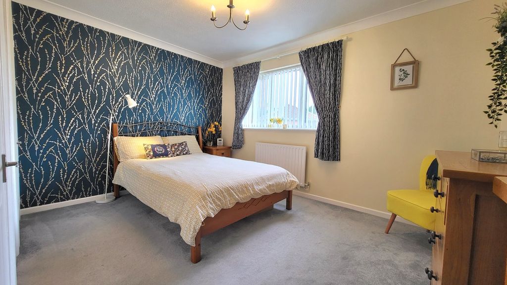 Property photo 3 of 27