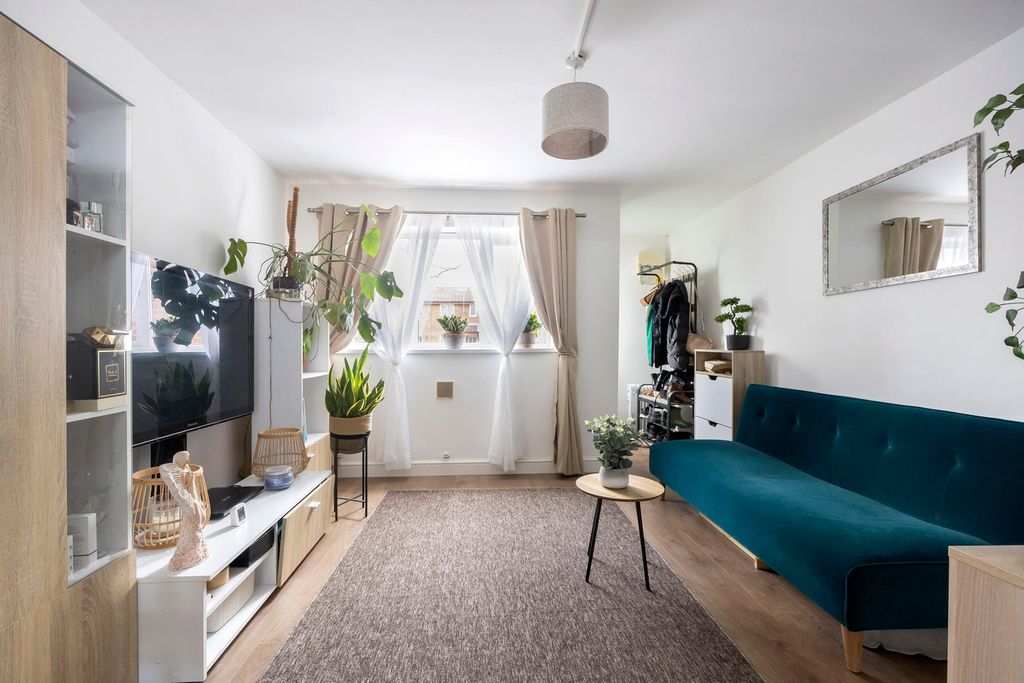 Property photo 3 of 9